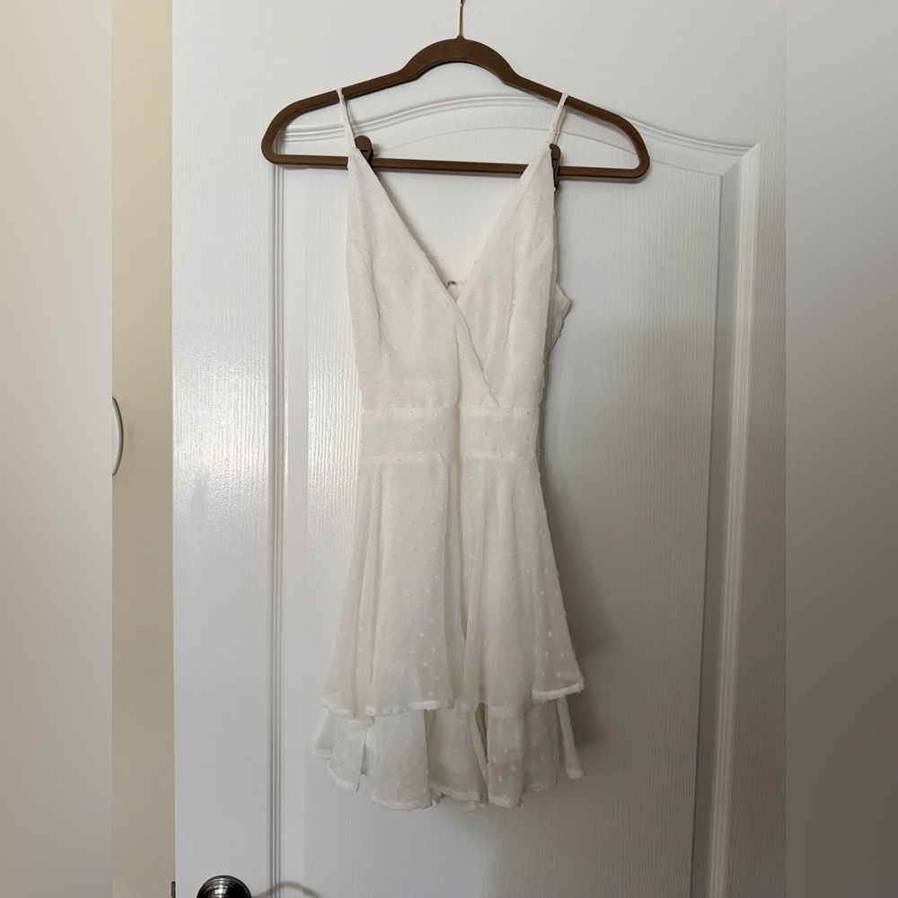Entro White Short Jumper - NWOT - Size Medium - Spaghetti Straps